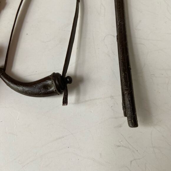 Vintage Marx Johnny West Wilderness Scout Daniel Boone Hat Bear Claw Rifle Horn - Picture 3 of 12